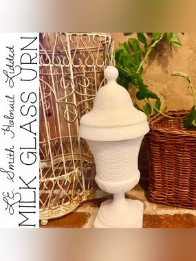 L.E. Smith Hobnail Milk Glass Lidded Urn
